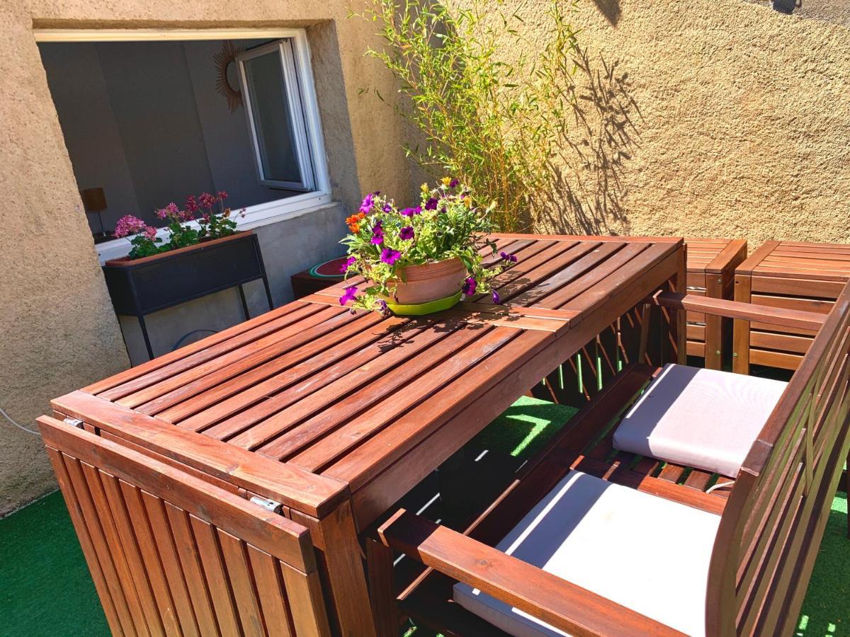 With Rooftop Terrace Narbonne
